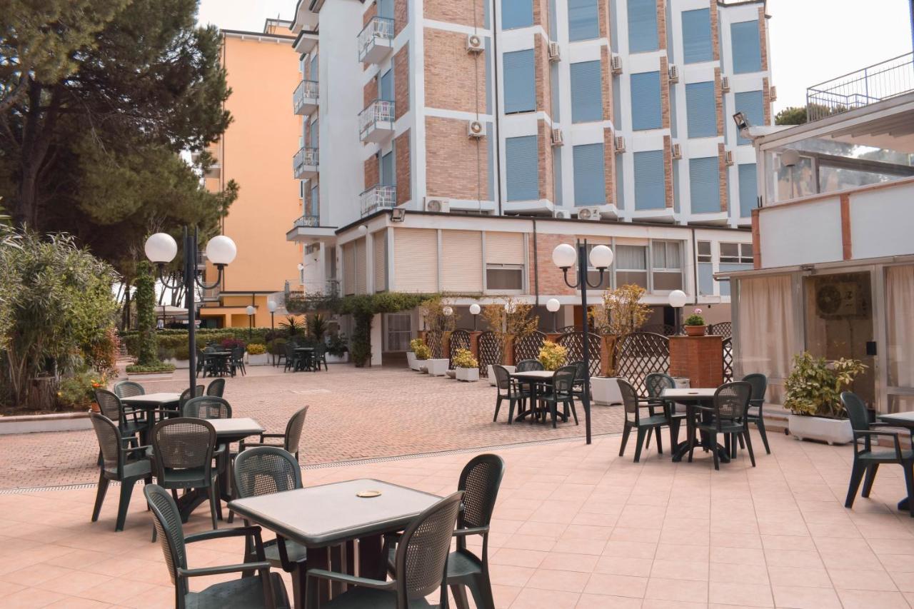 Hotel Zeus แชร์เวีย ภายนอก รูปภาพ
