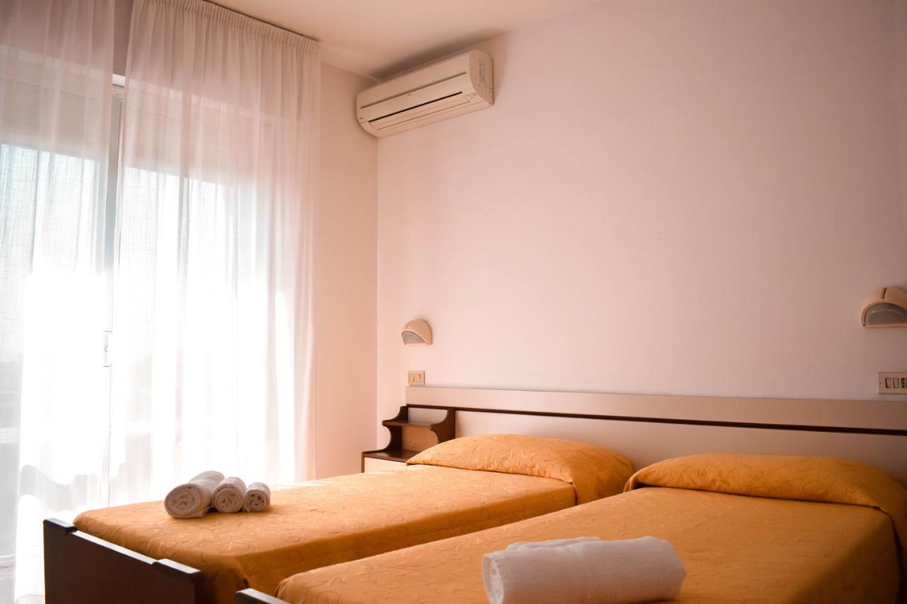 Hotel Zeus แชร์เวีย ภายนอก รูปภาพ