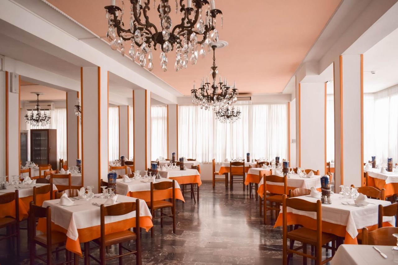 Hotel Zeus แชร์เวีย ภายนอก รูปภาพ